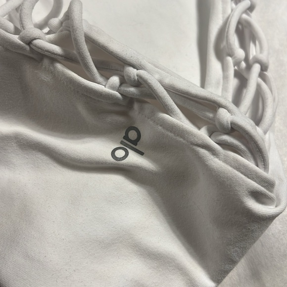 Alo interlace legging in detail 🌿 - Picture 8 of 11